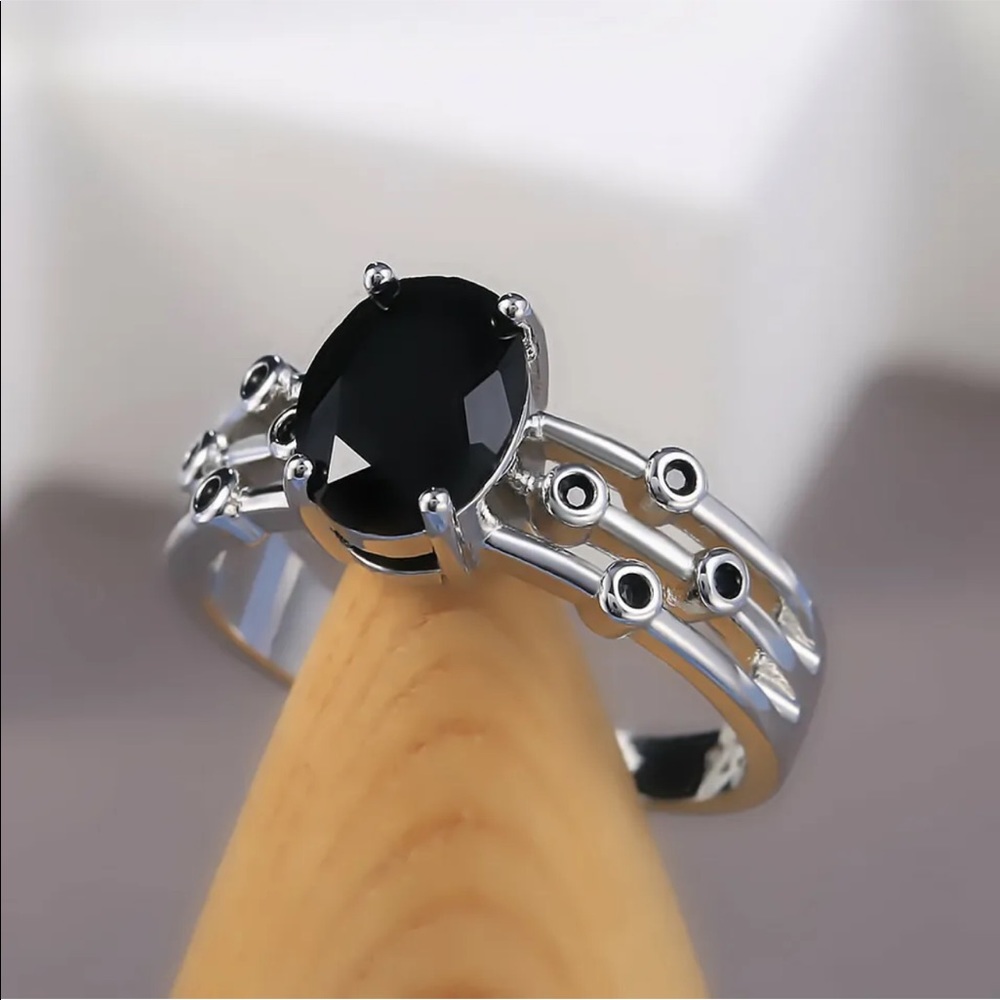 New 925 Silver Fashion Black Sapphire Women Ring - Picture 2 of 5